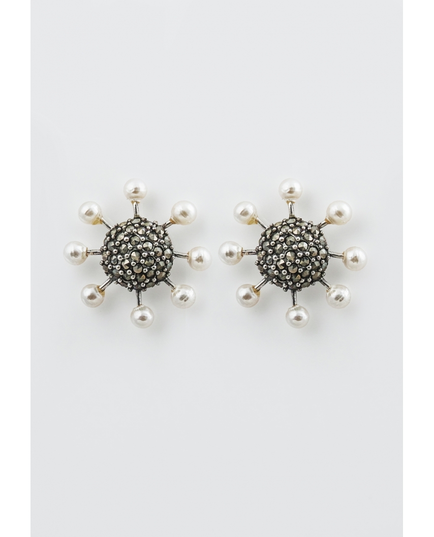Round Silver Earring with Pearl